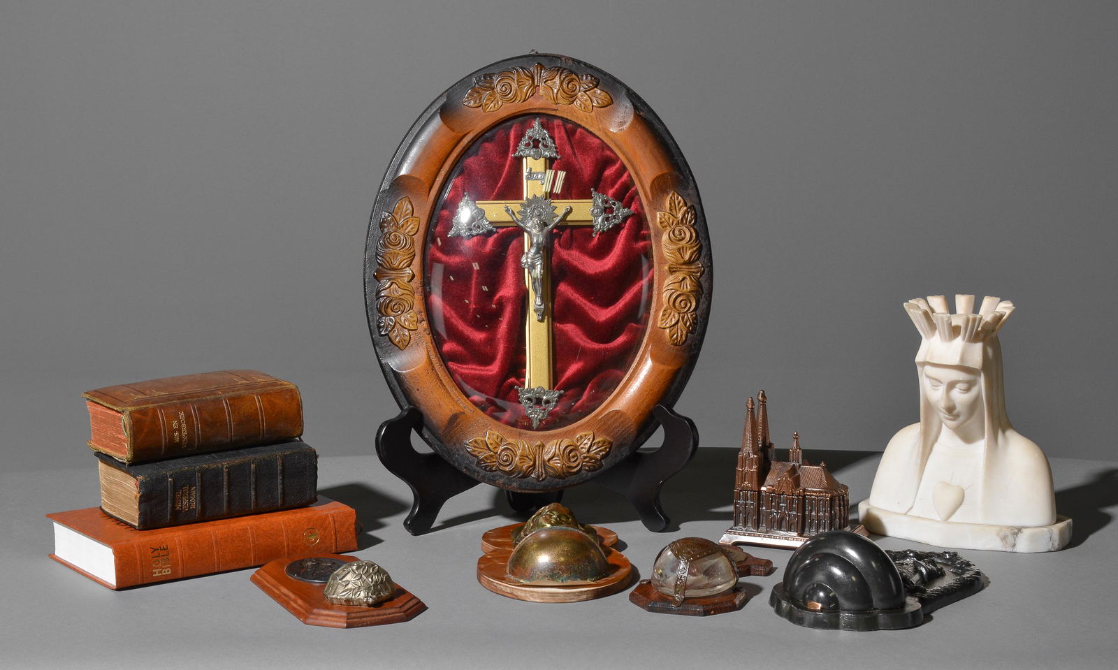 10pcs Assorted Religious Figures / Crosses (1 of 7)