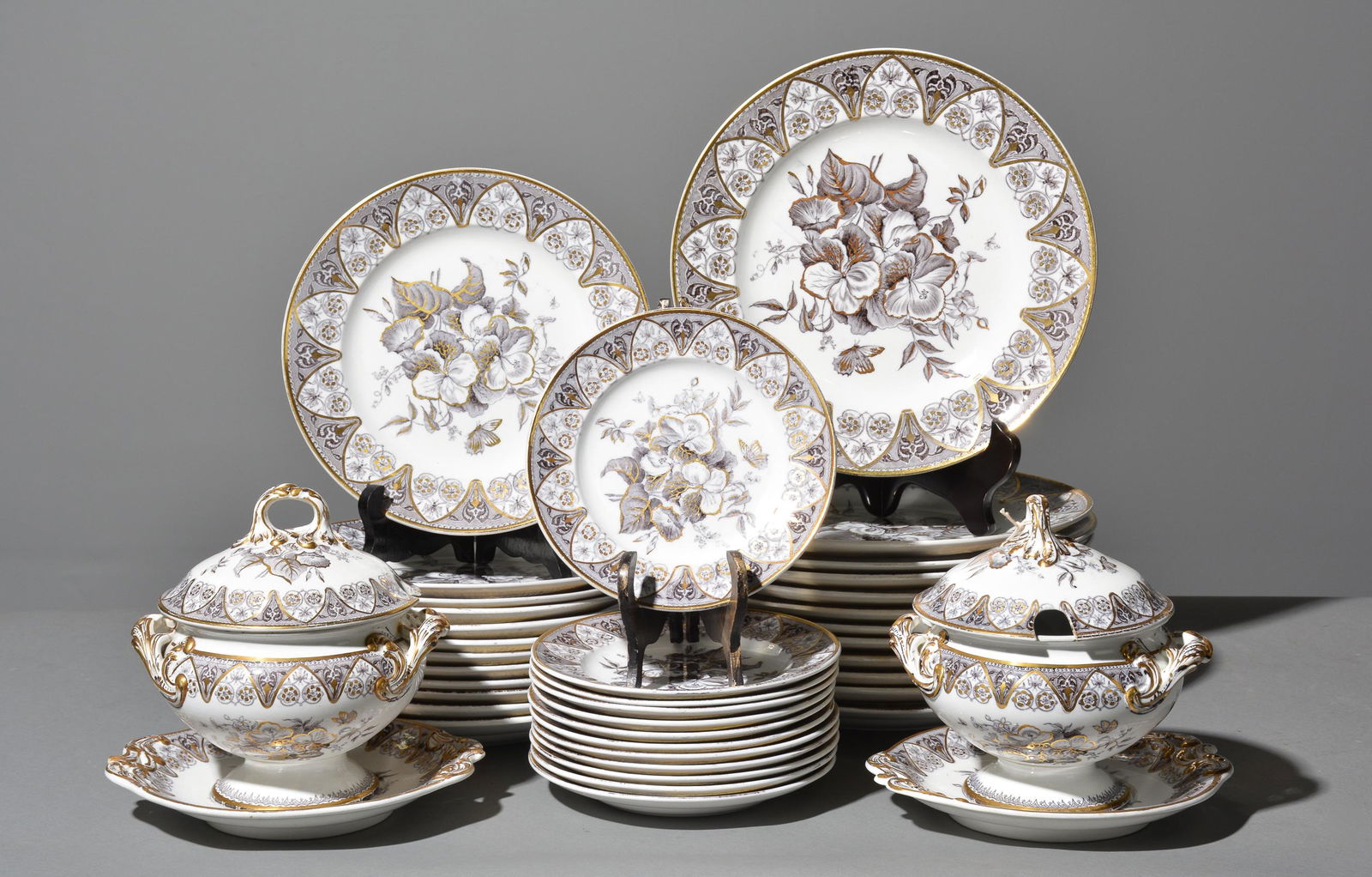 40pcs Moresque Wedgewood China (1 of 6)