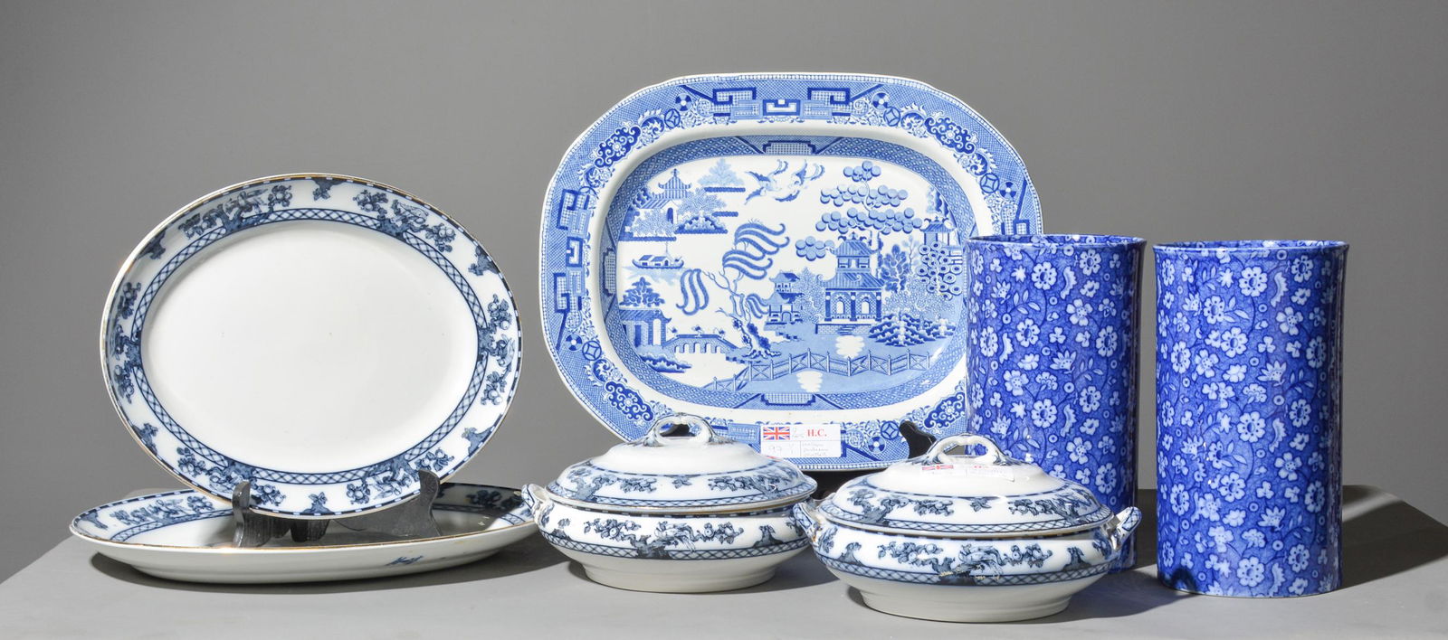 7pcs Assorted Blue & White Platters, Vases, Etc (1 of 6)