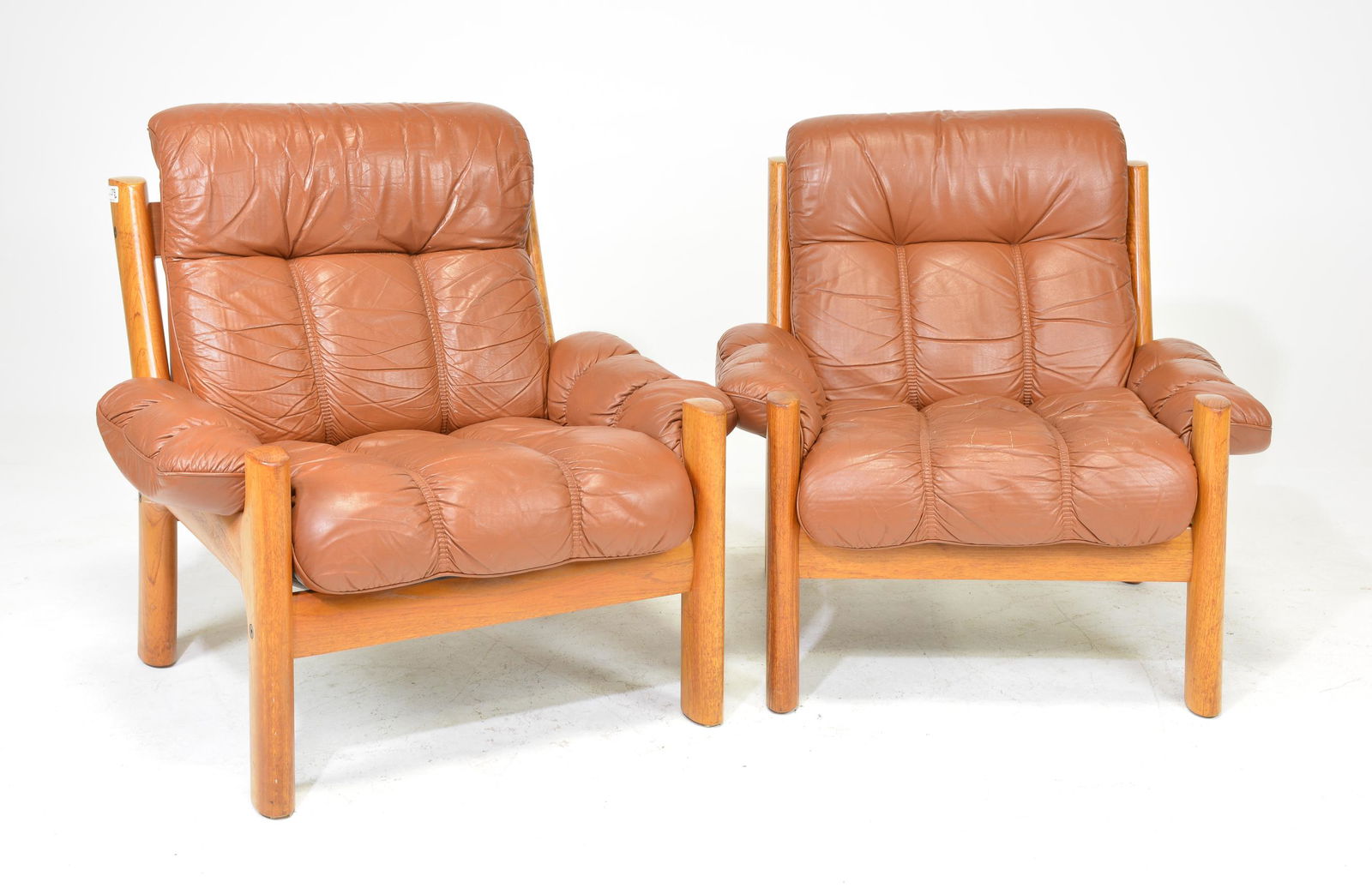 2 Ekornes Mid Century Leather Chairs (1 of 6)