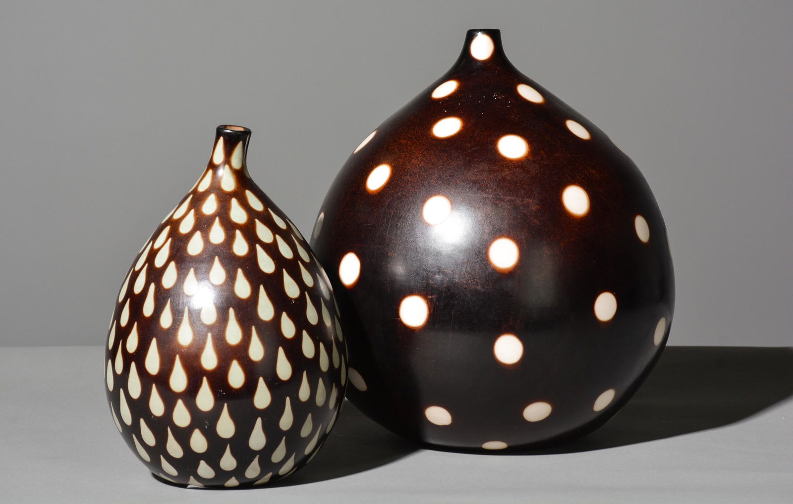 2 Modern Ceramic Vases (1 of 5)