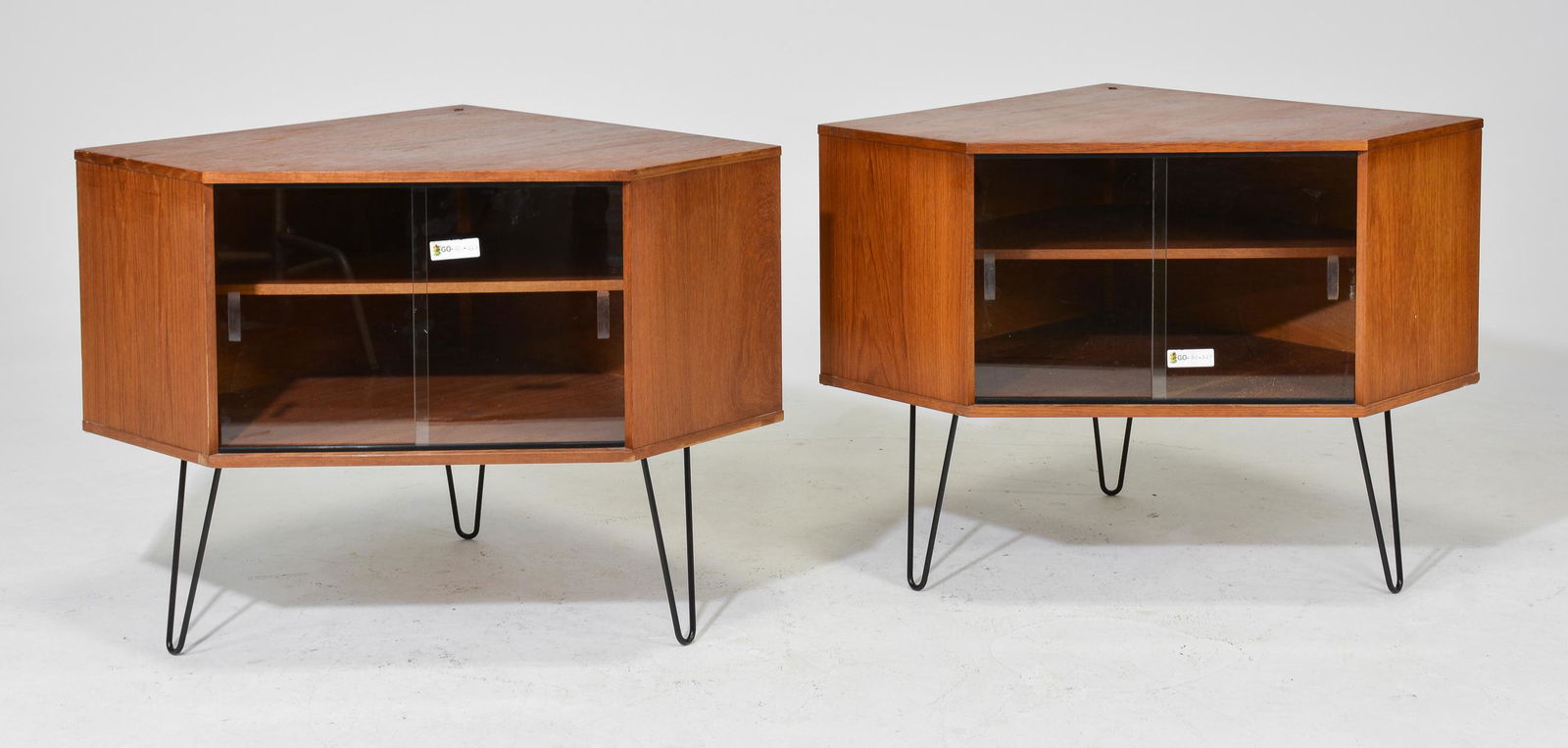 2 Mid Century Modern Corner Cabinets (1 of 6)