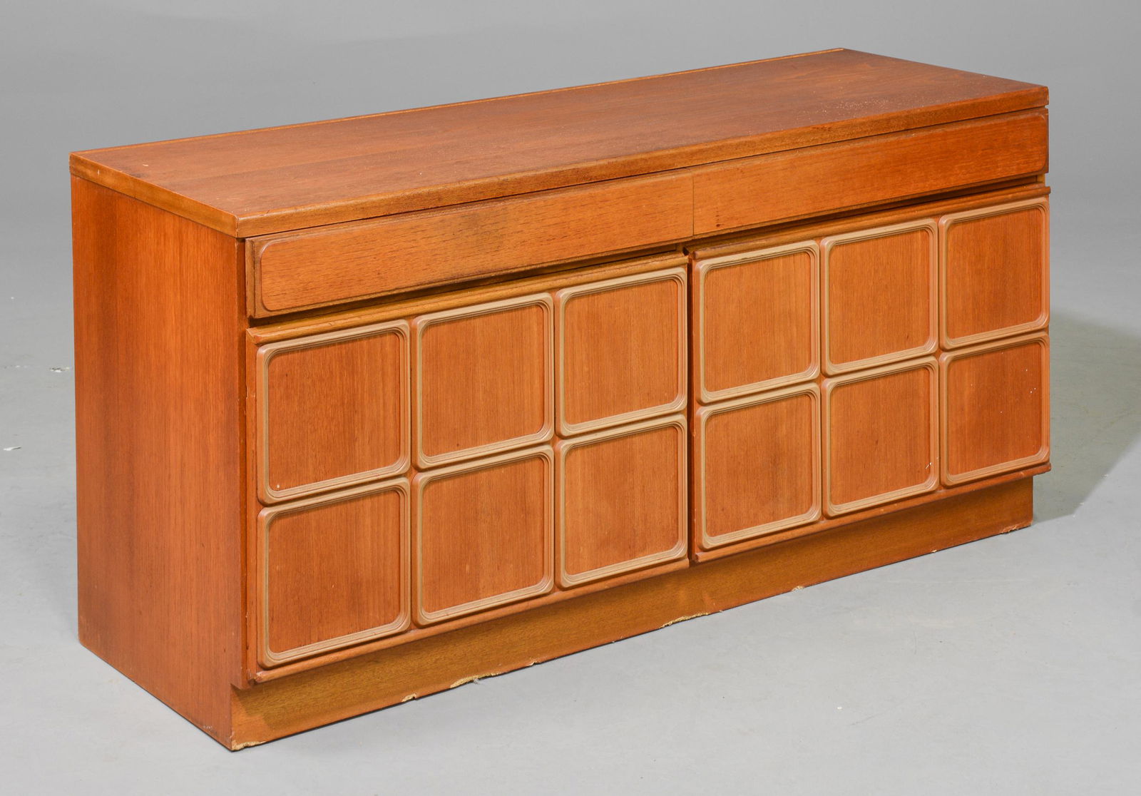 Mid Century Modern Low Credenza (1 of 5)