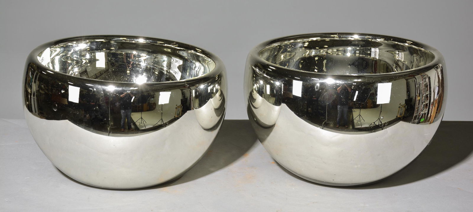 2 Mirror Glass Bowls (1 of 3)