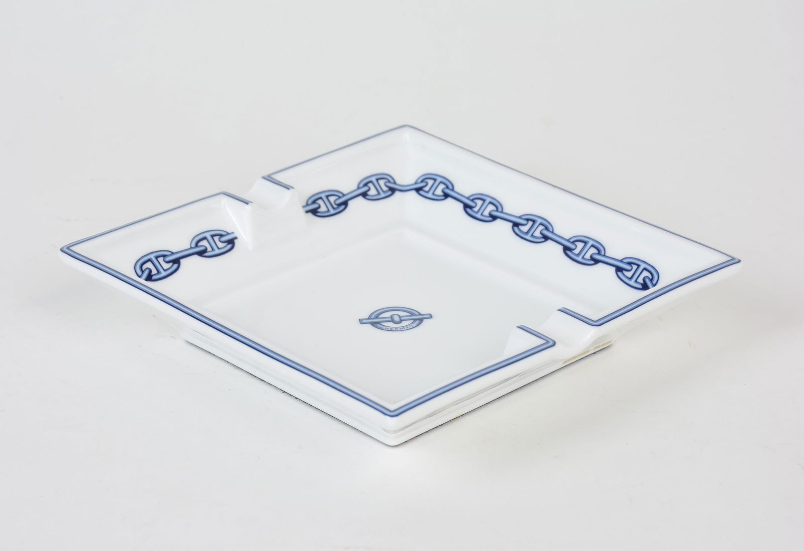 Hermes Ashtray  in  Porcelaine (1 of 5)