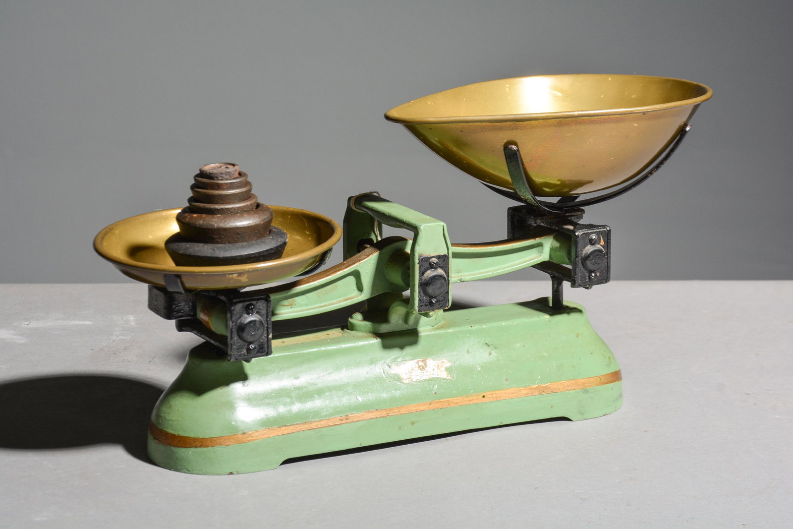 British Green Balance Scale with Weights (1 of 3)