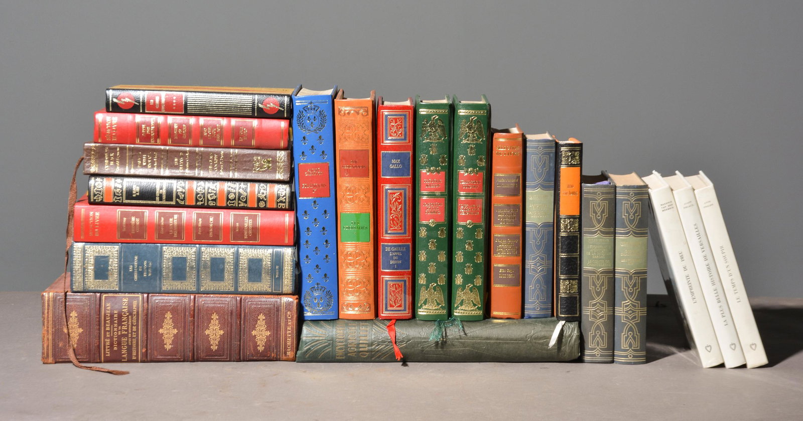 21 Assorted French / English Books (1 of 6)