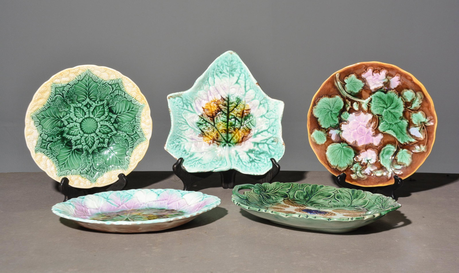 5pcs Assorted Majolica Plates (1 of 4)