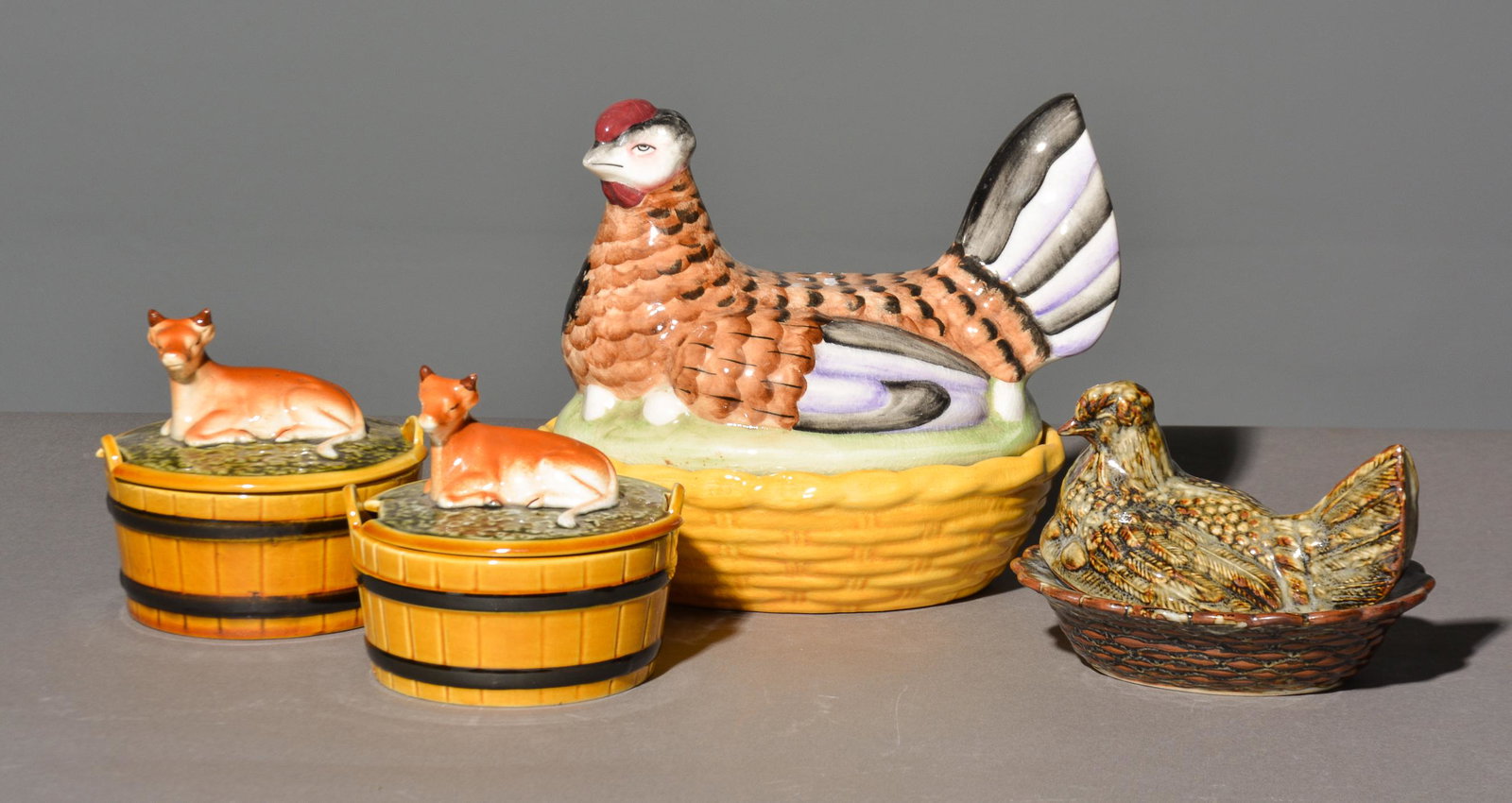 2 Nesting Hen Dishes & 2 Cow Butter Dishes (1 of 5)