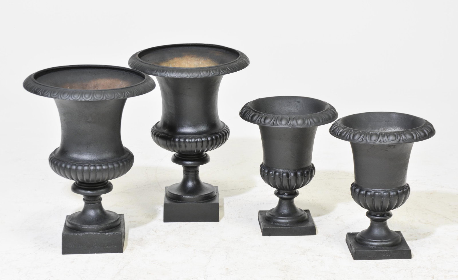 4 Painted Iron Planters (1 of 3)