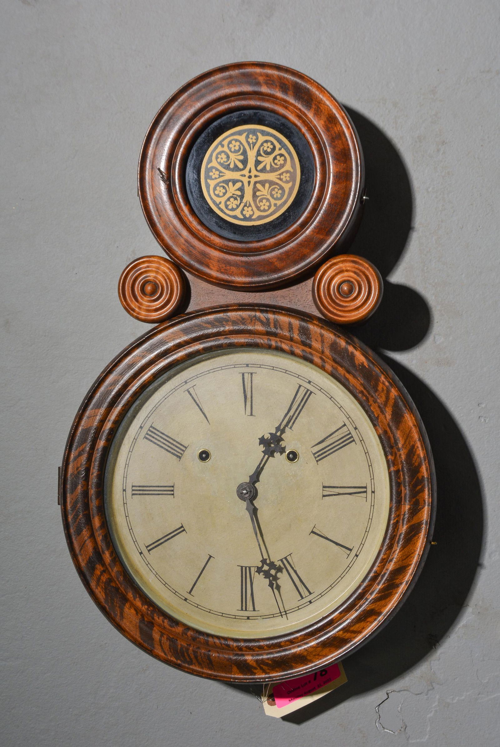 Victorian Figure 8 Wall Clock (1 of 3)