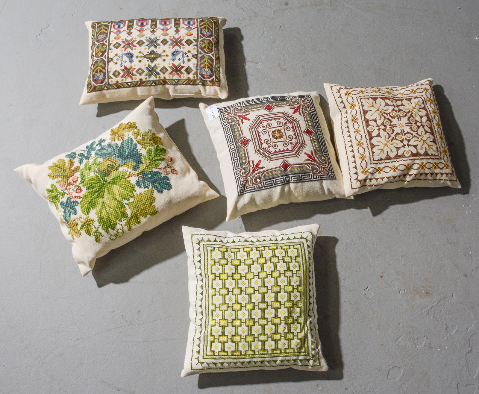 5 Assorted Pillows (1 of 4)