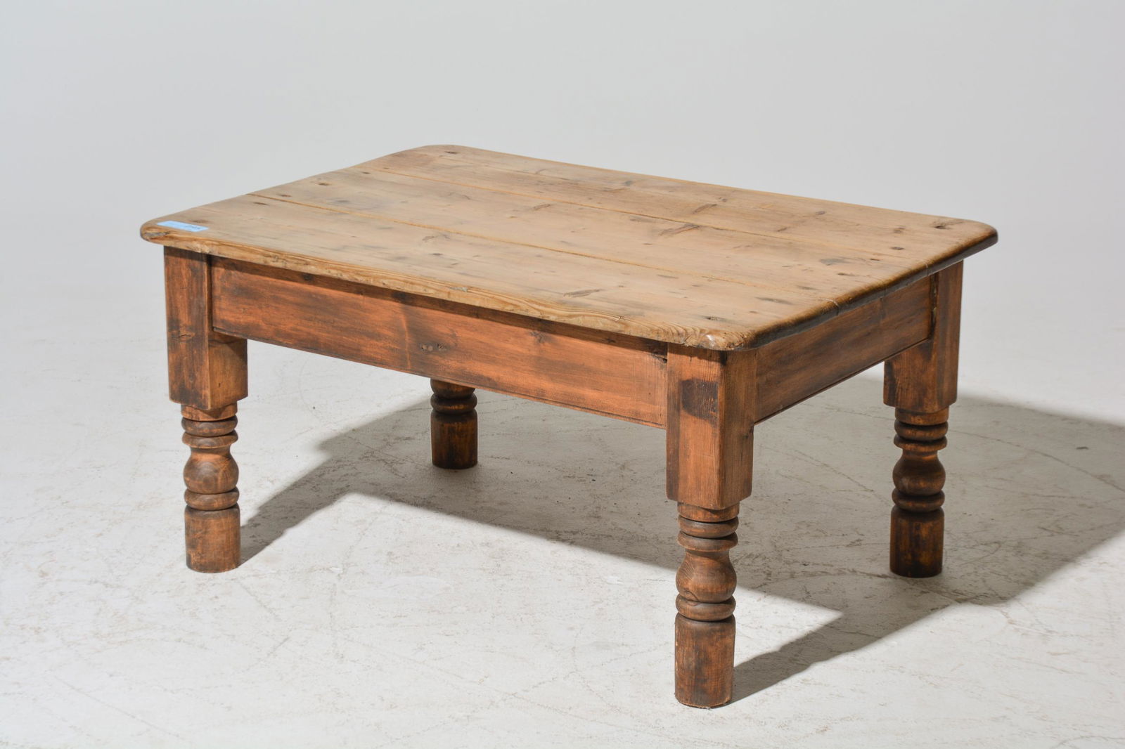 Rustic Coffee Table (1 of 2)