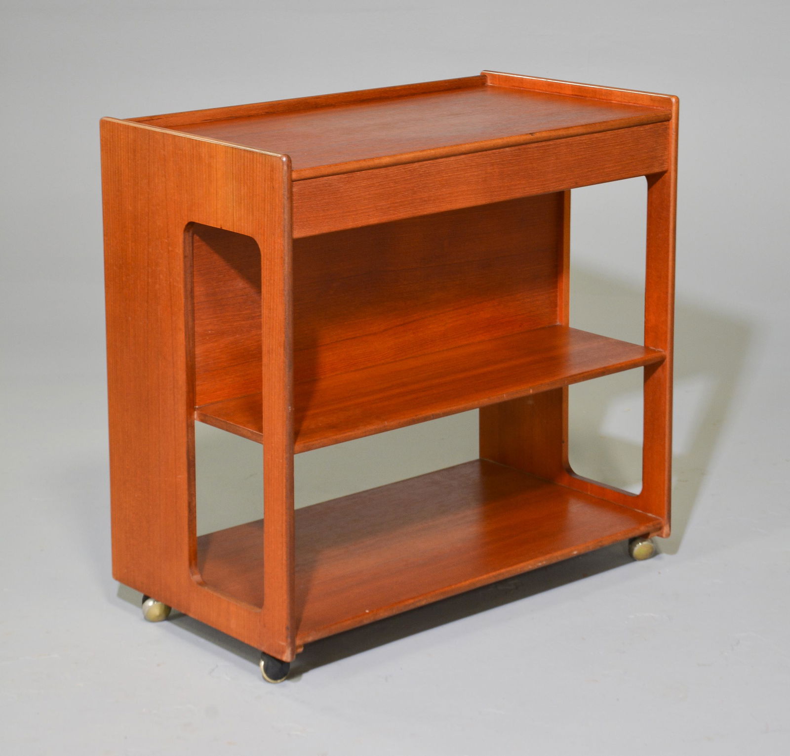 Mid Century Modern Rolling Drinks Trolly by McIntosh (1 of 6)