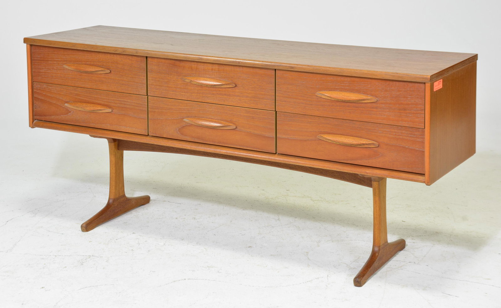 Mid Century Modern 6 Drawer Chest / Sideboard: Danish Modern Style 6 Drawer Chest / Sideboard - 27 in tall x 61 x 18
