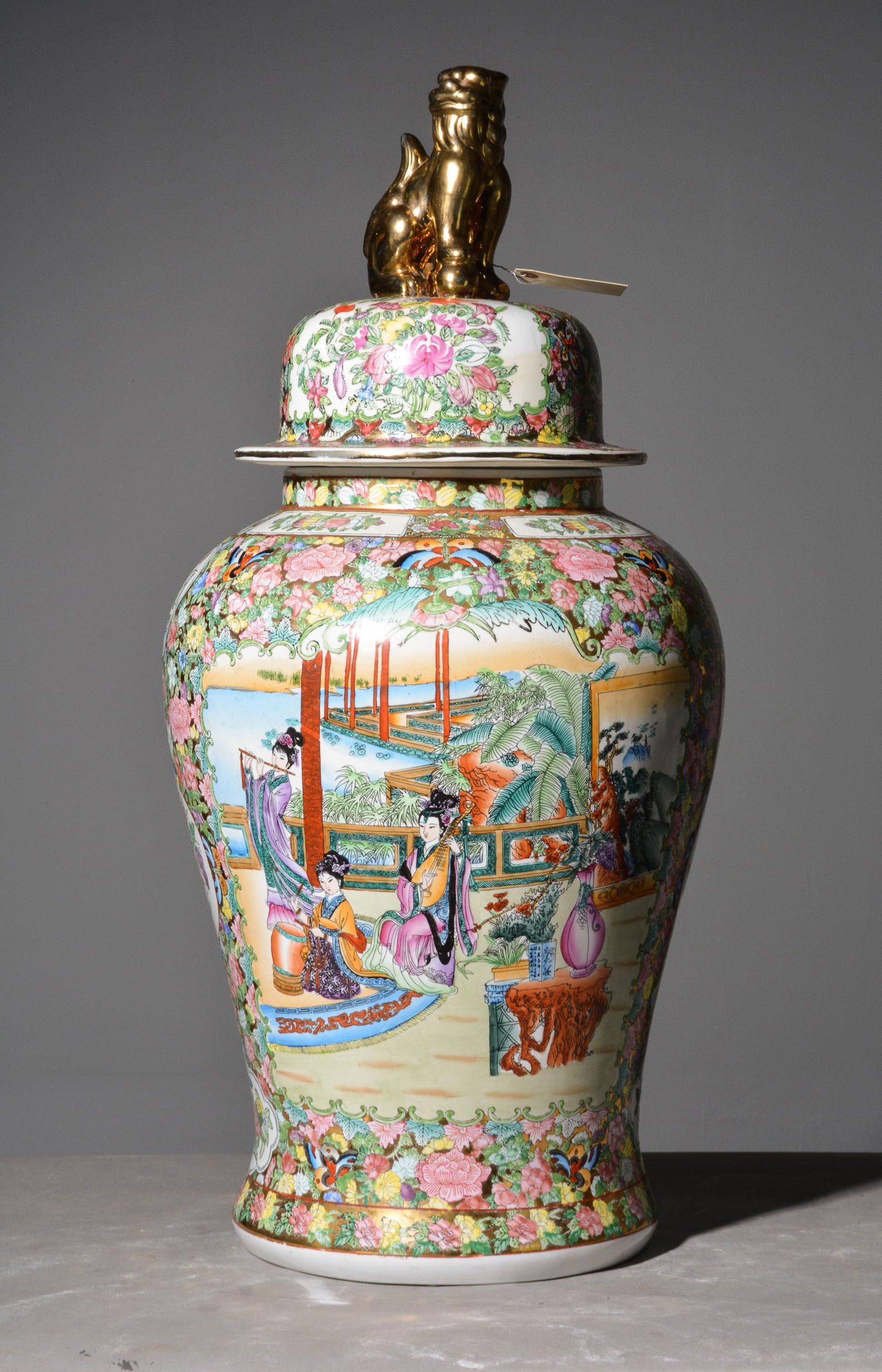 Large Chinese Urn (1 of 4)