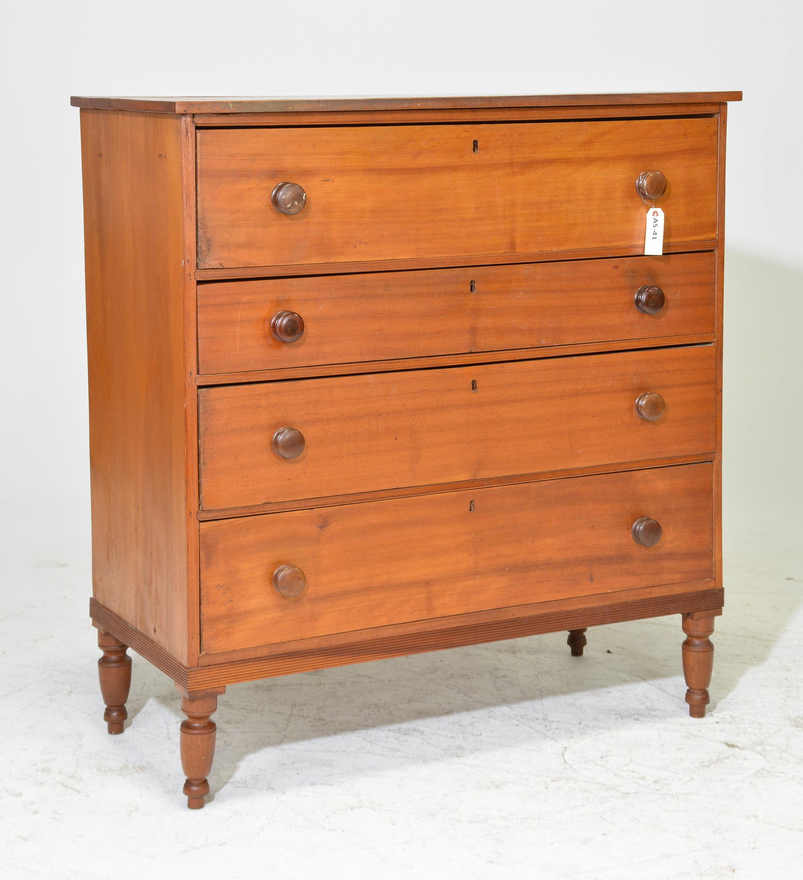 4 Drawer Large Chest (1 of 4)