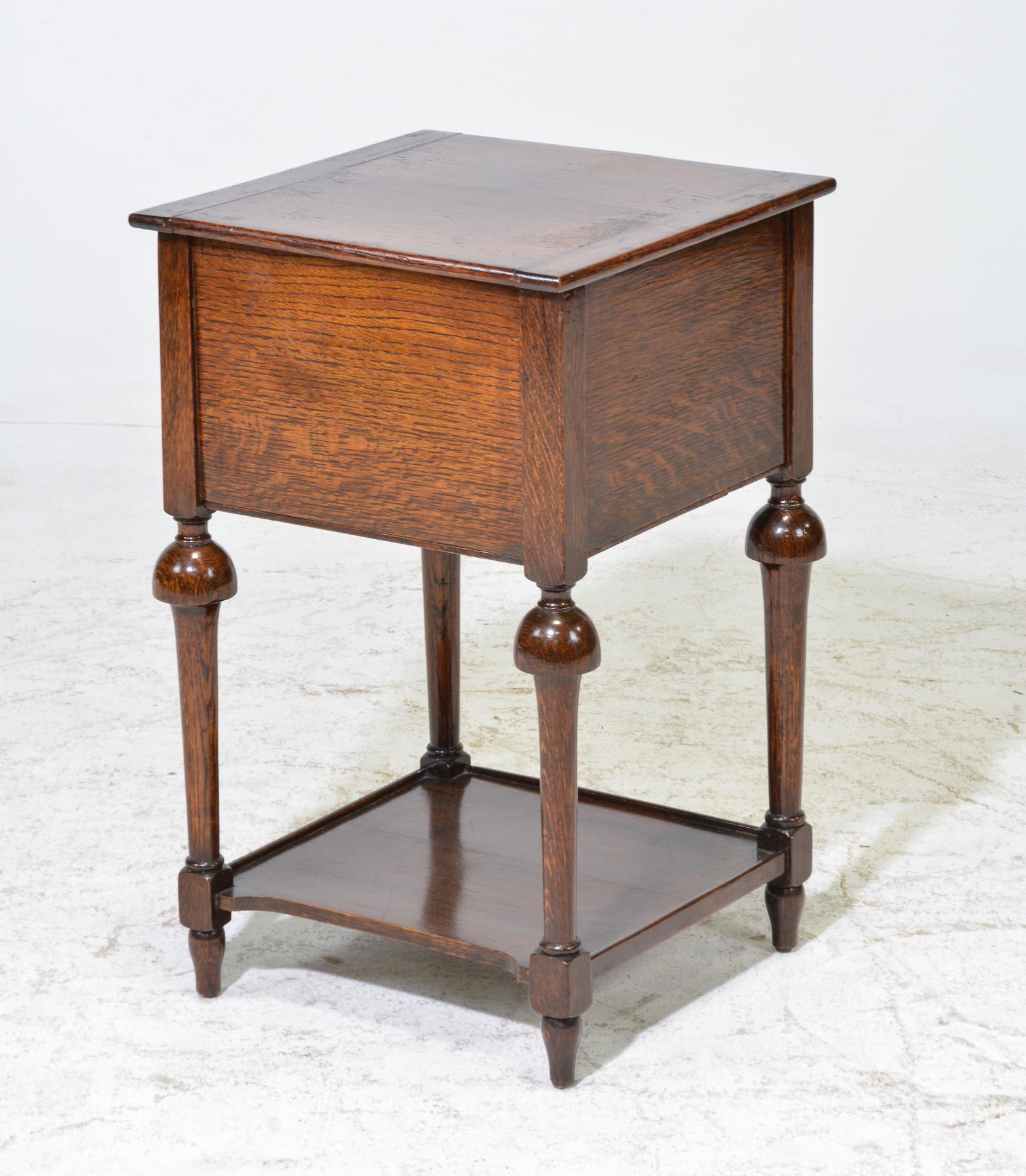 Small English Sewing Box (1 of 4)