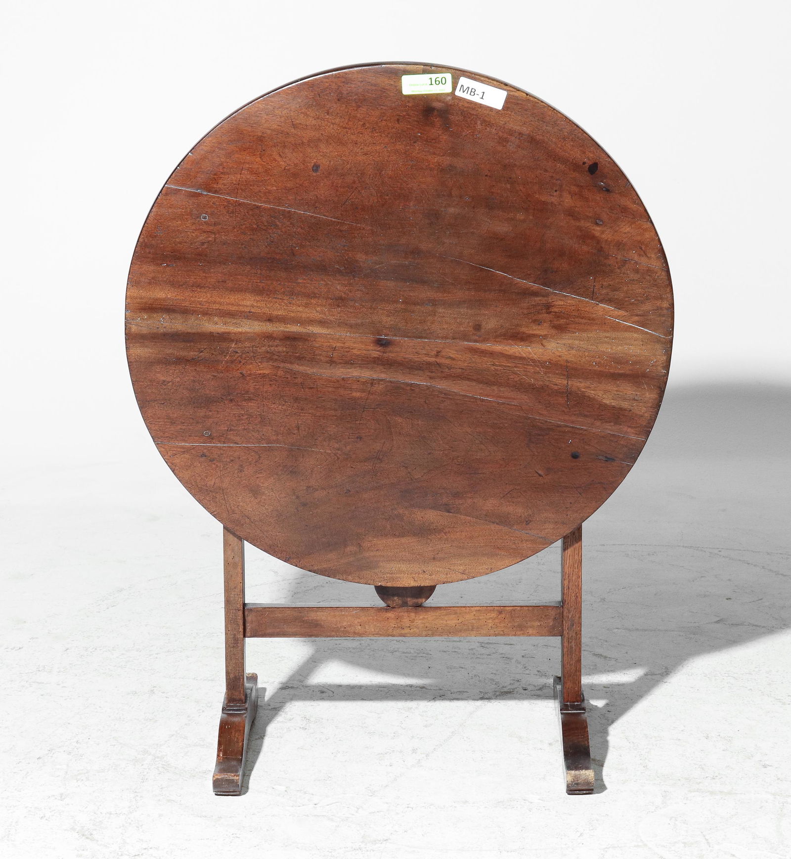 Small Oak Vendange / Tilt Top Table (1 of 5)