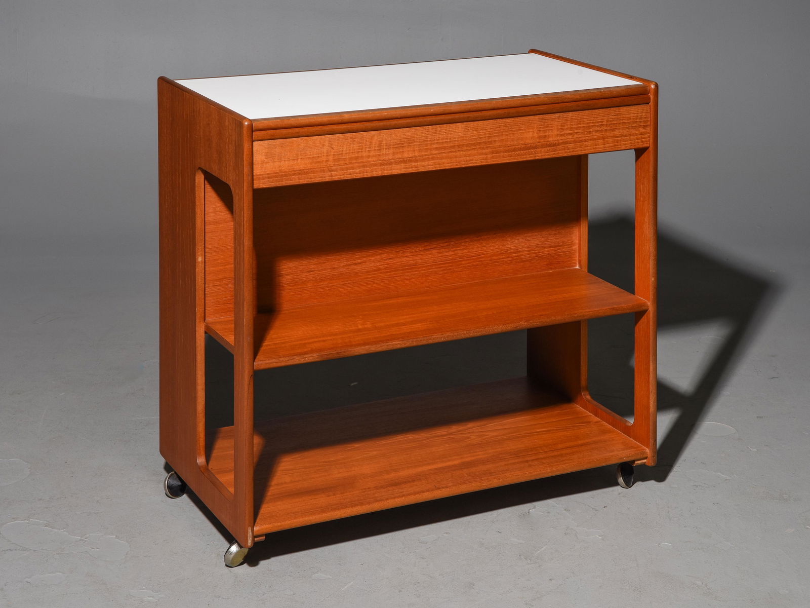 Mid Century Modern Rolling Drinks Trolly by McIntosh (1 of 5)