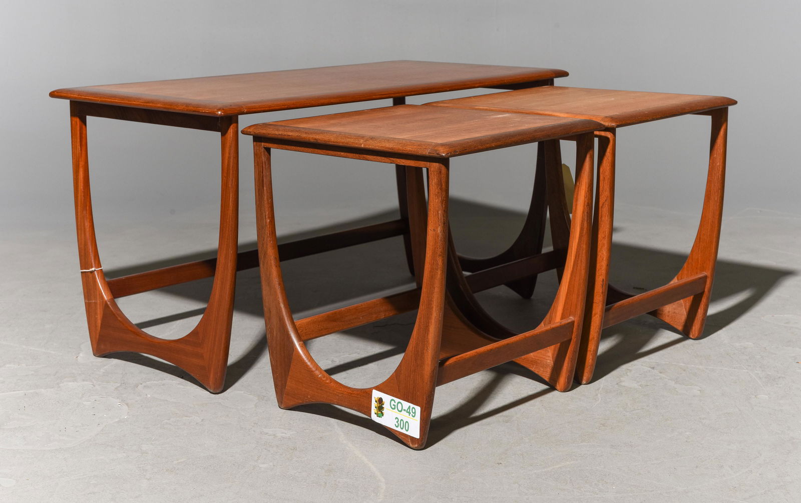 Mid Century Modern Extending Table with Leaves (1 of 6)