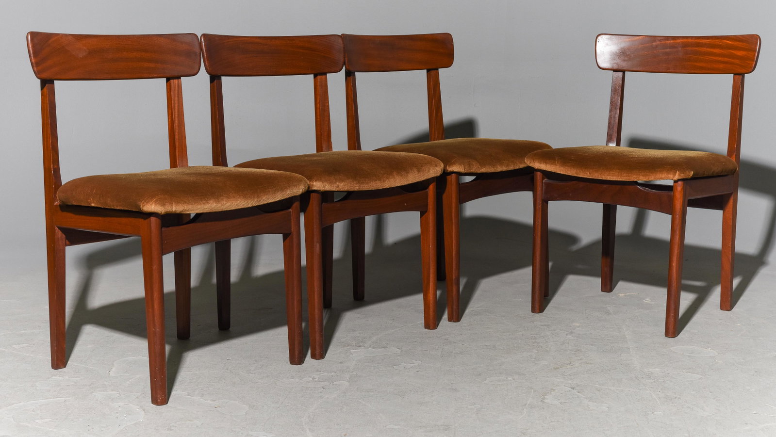 4 Mid Century Modern Dining Chairs: 4 Danish Modern Style Dining Chairs - 31 in tall x 20 x 18