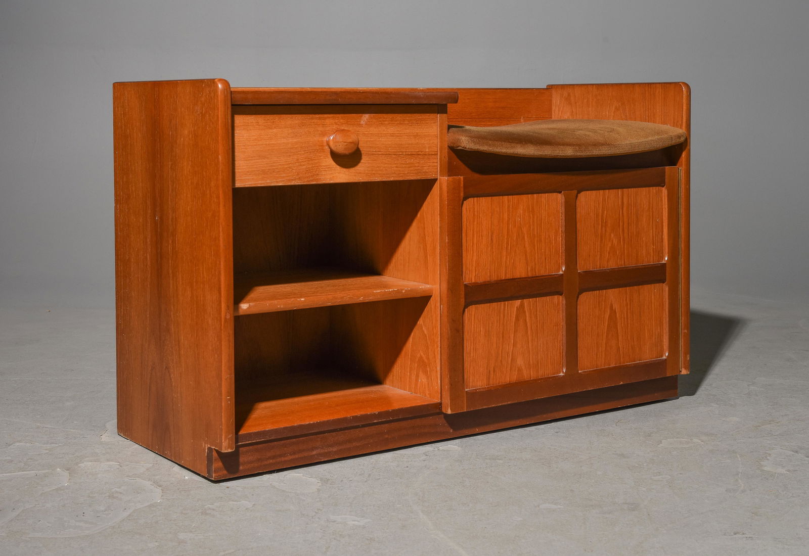 Mid Century Modern Telephone Seat by Nathan Furniture (1 of 4)