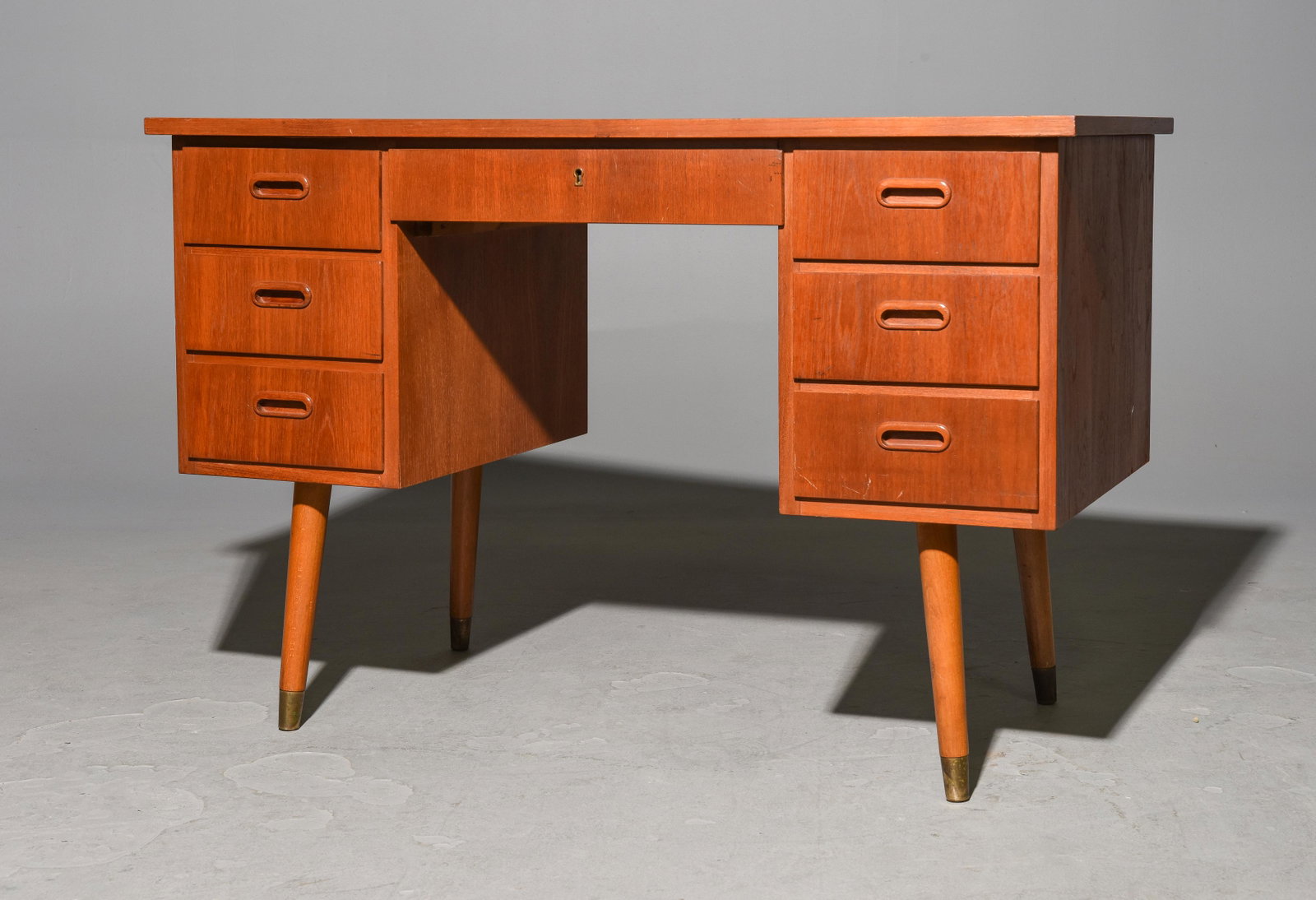 Scandinavian Mid Century Modern Desk: Scandinavian Mid Century Modern Desk - Kneehole is 23.5 inches