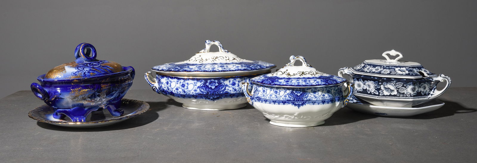 4 Assorted Blue & White / Flo Blue Tureens & Plate (1 of 7)
