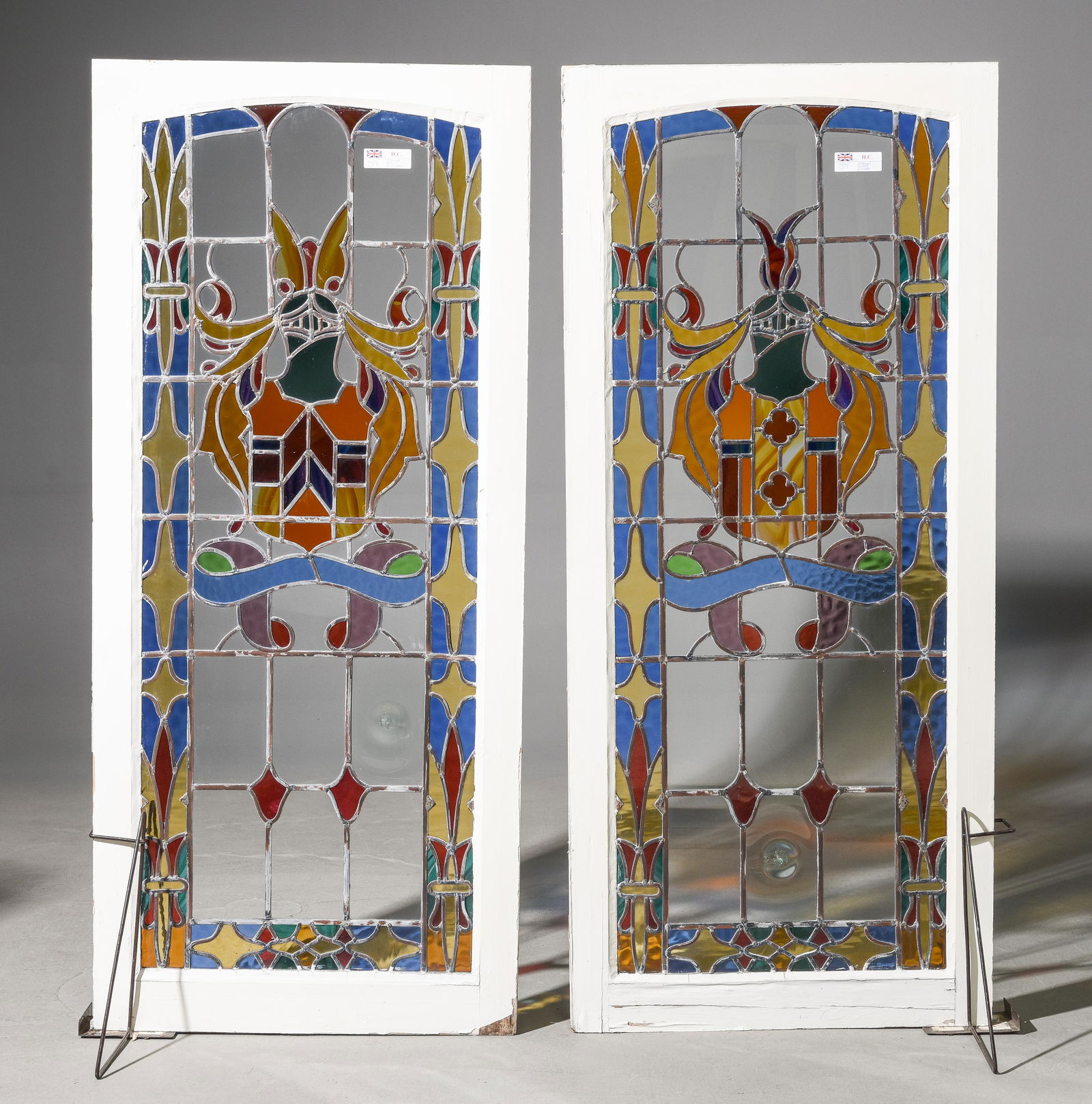 2 British Large Stained Glass Windows - Crest (1 of 6)