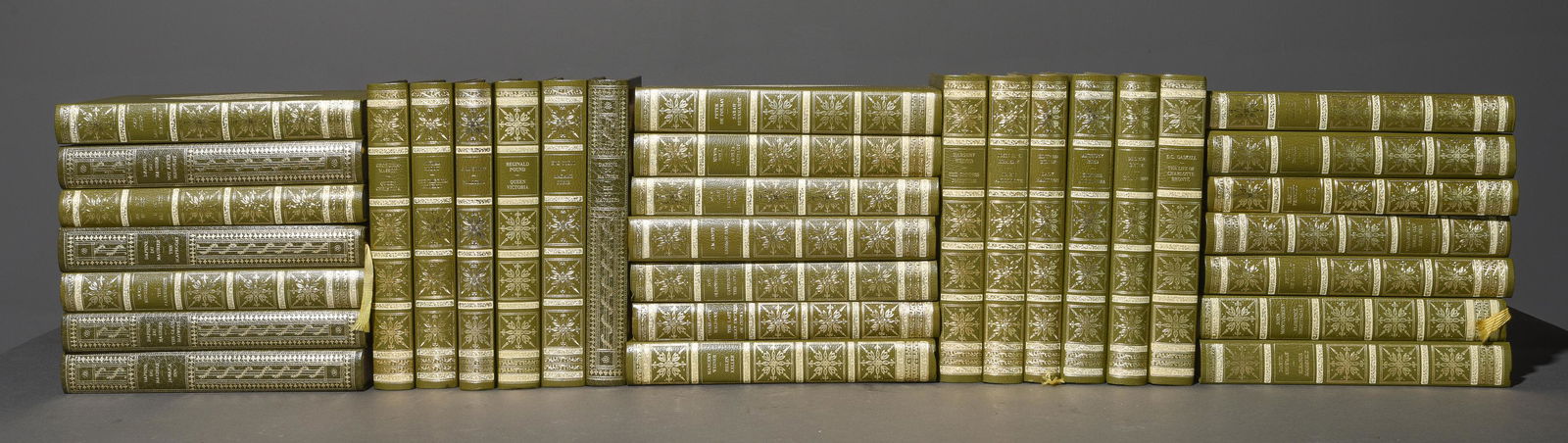 33 Assorted Green / Gold Bound English Novels (1 of 6)