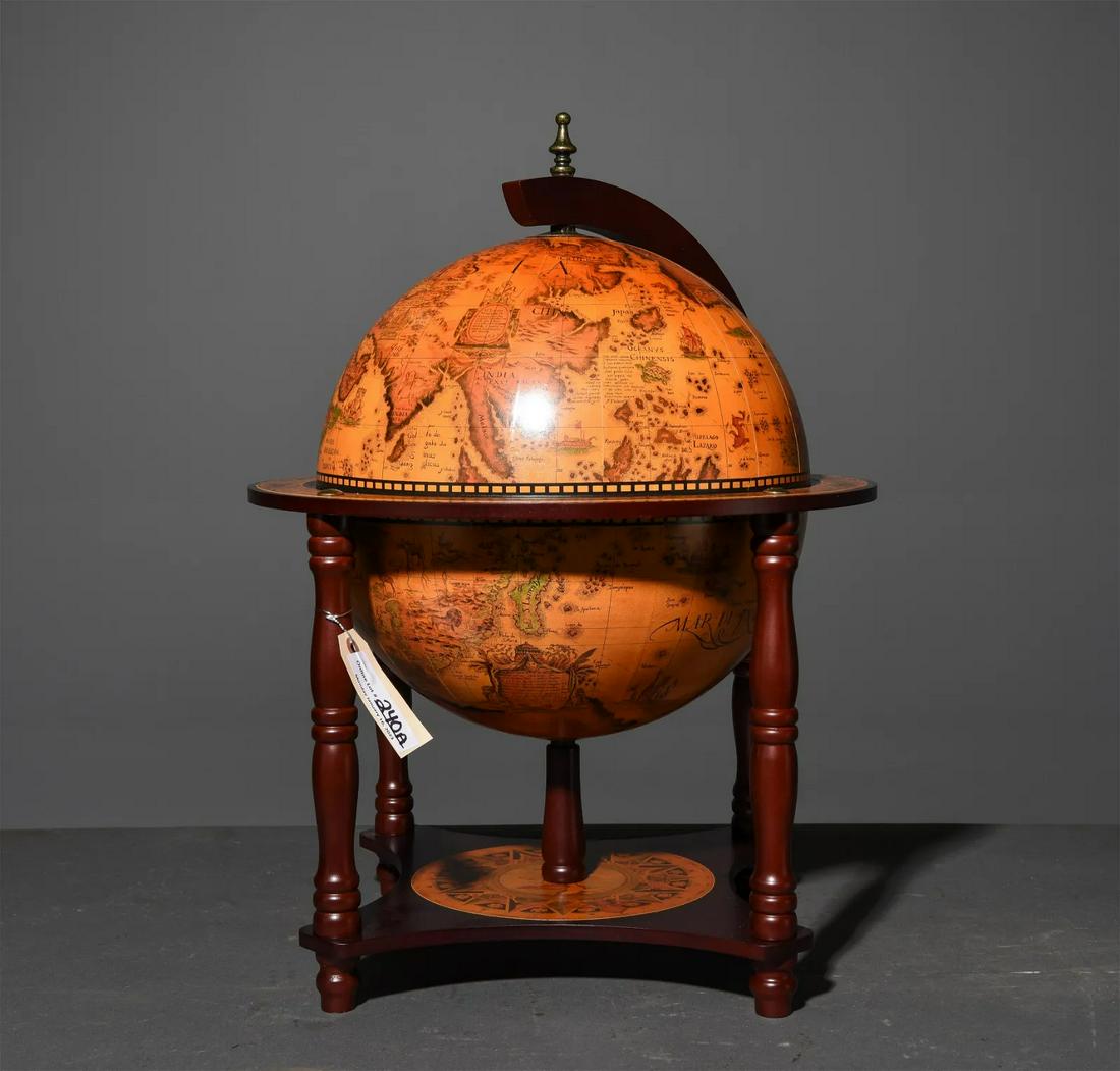Globe Counter Top Bar / Cocktail Cabinet (1 of 4)