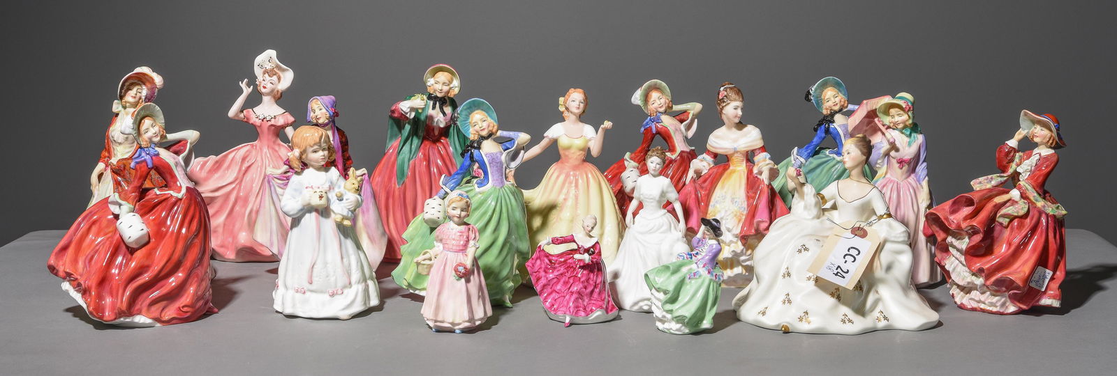17 Assorted Royal Doulton Figures & 1 Florence Figure (1 of 6)