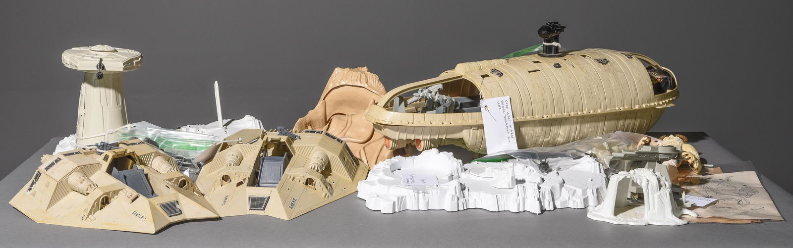 12pcs 1980's Star Wars Empire Strikes Back Toys (1 of 11)