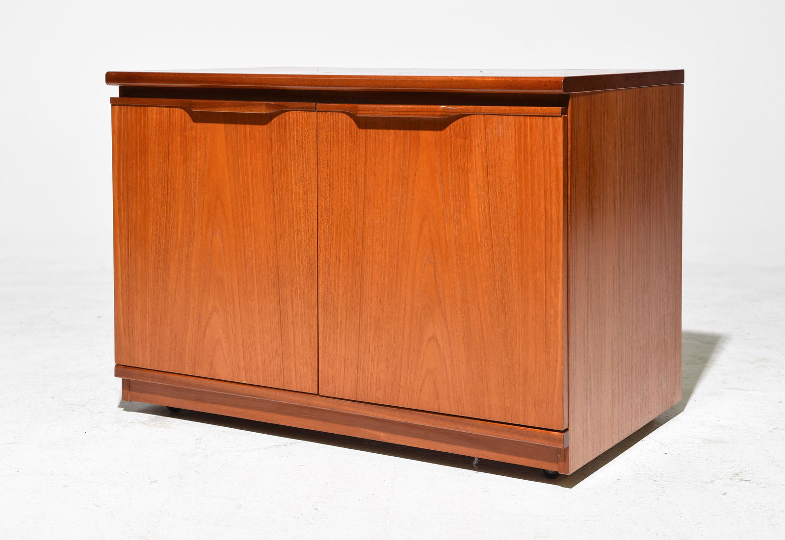Mid Century Modern 2 Door Cabinet (1 of 3)