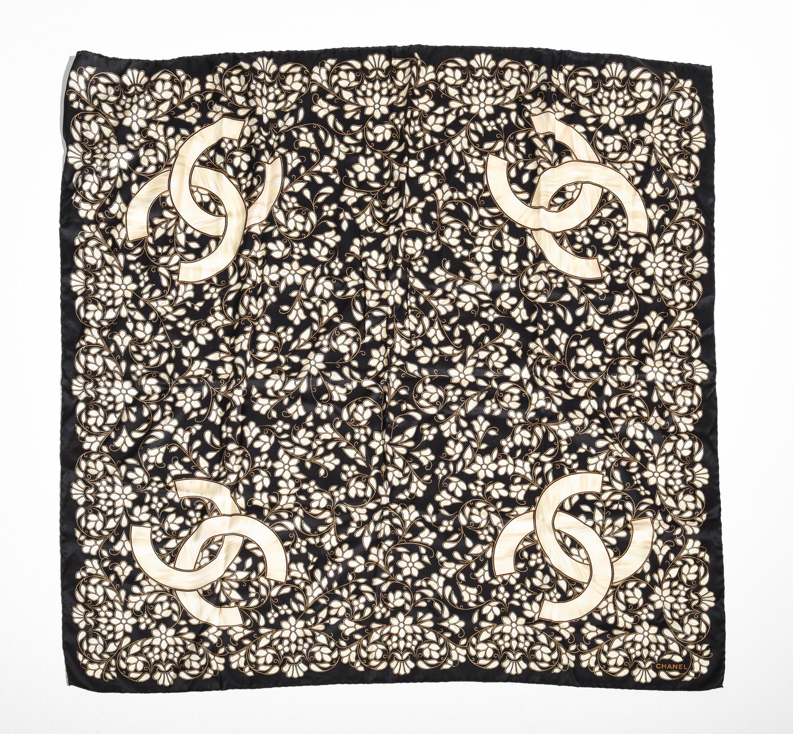 Chanel Scarf CC Flowers Motif (1 of 3)