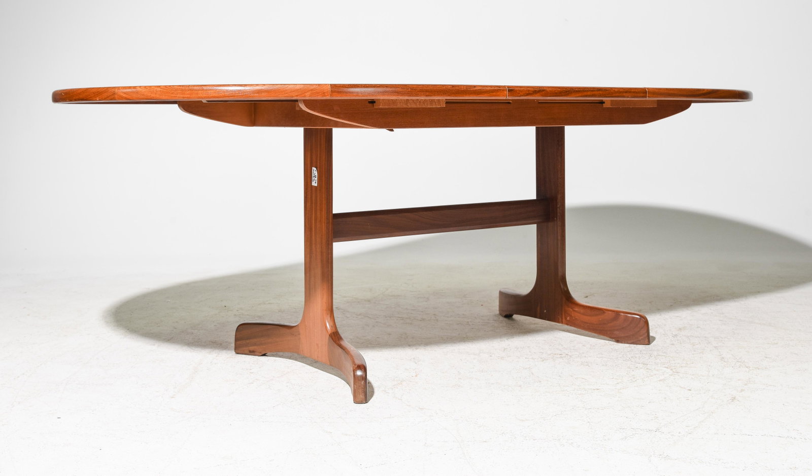 Oval Mid Century Teak Dining Table By G-Plan: This Danish Modern Style Teak Dining Table includes a pop-out butterfly style leaf & is made by Mid Century Modern Furniture Maker G Plan ( Gplan ), part of their fresco range . - 30 in tall x 65 x 43
