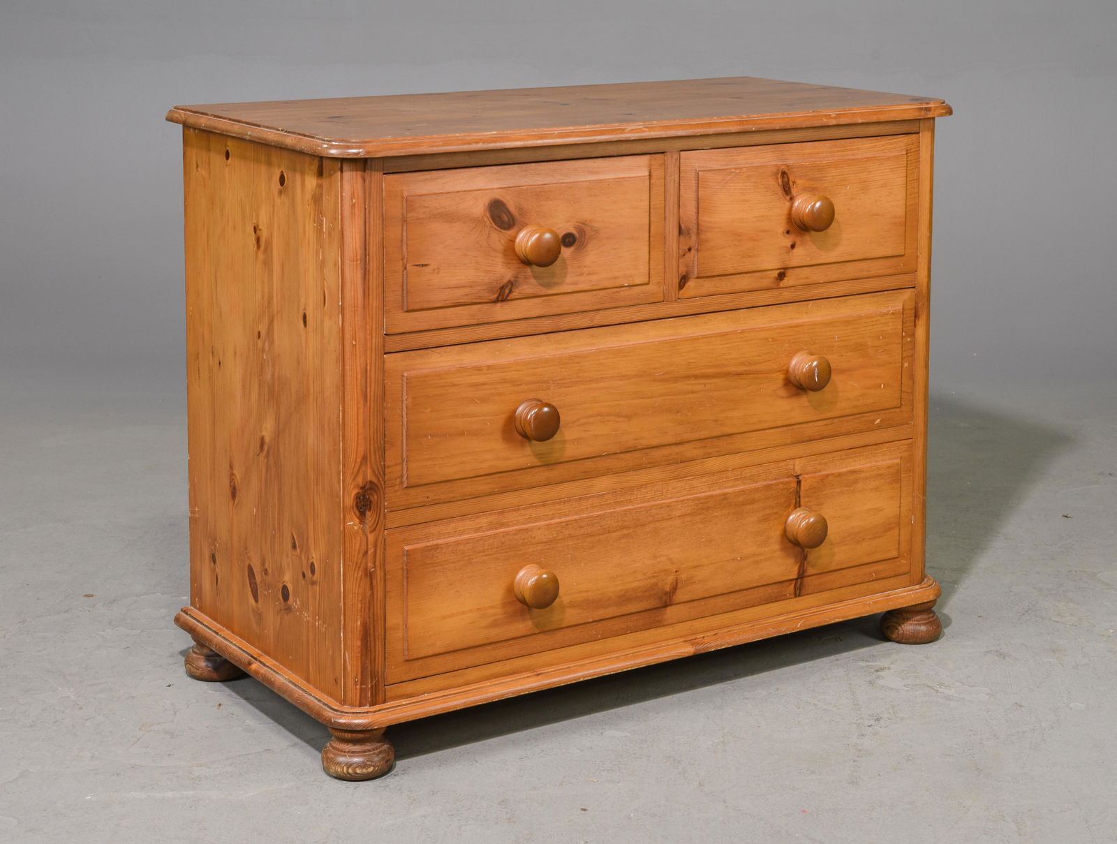 British Oak 4 Drawer Occasional Chest (1 of 3)