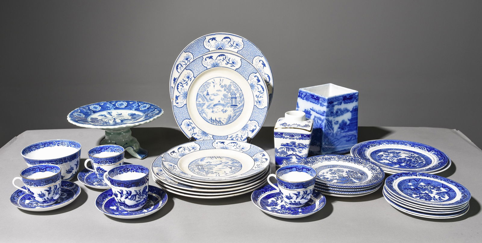 31pcs Assorted Blue & White China (1 of 7)
