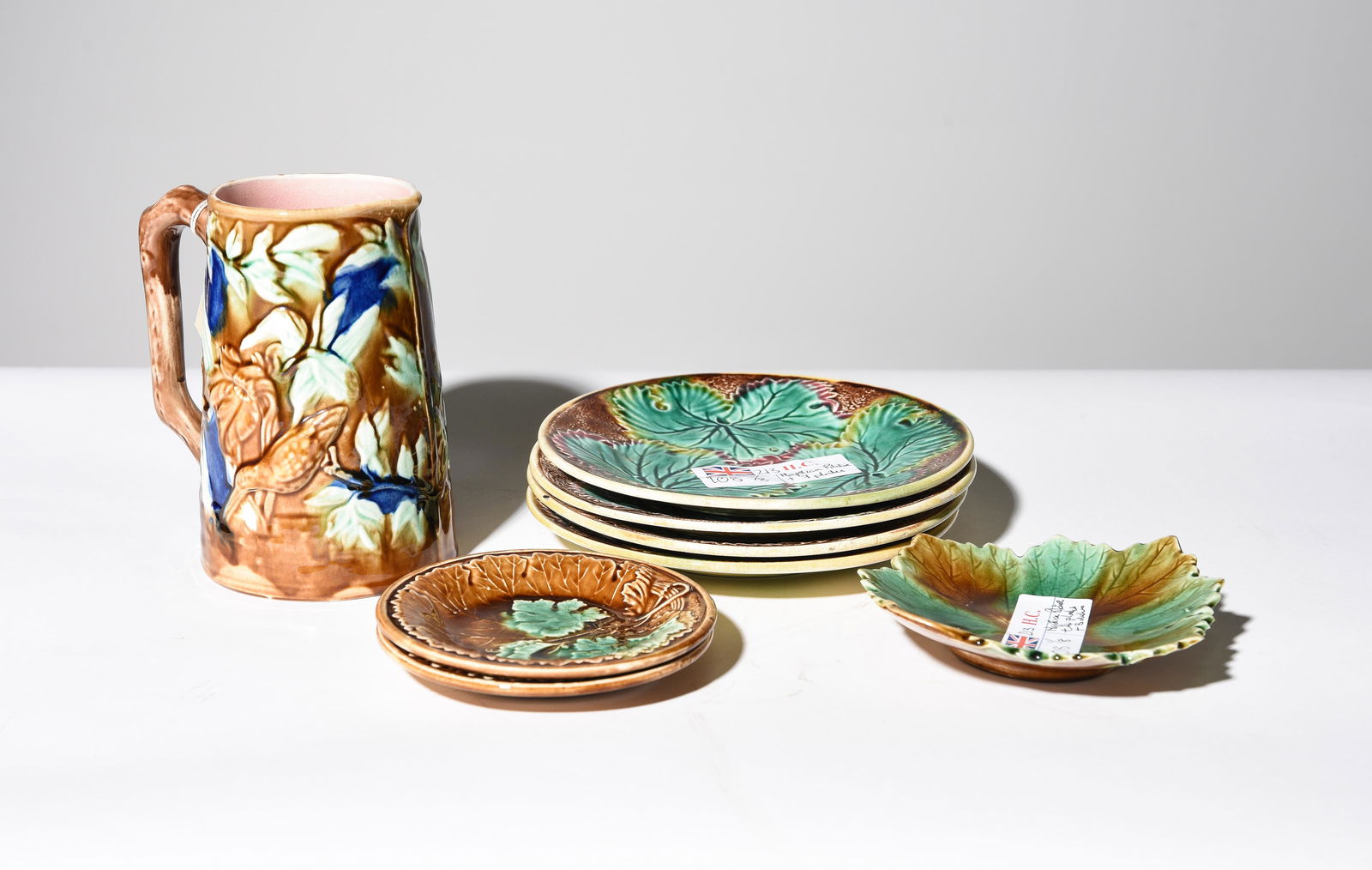 8pcs Assorted Majolica Pitcher, Plates, Etc. (1 of 5)