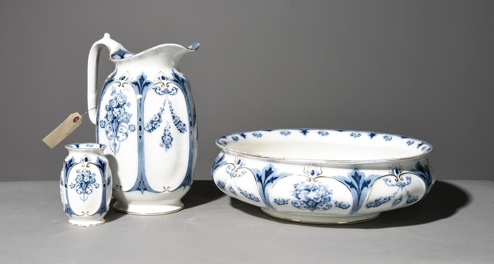Albion Blue & White Bowl & Pitcher Set (1 of 6)