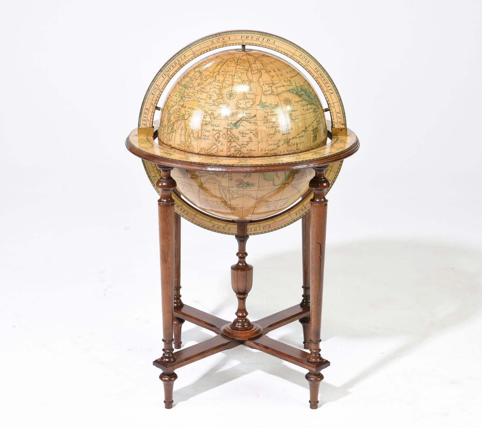 Globe Bar / Cocktail Cabinet (1 of 4)