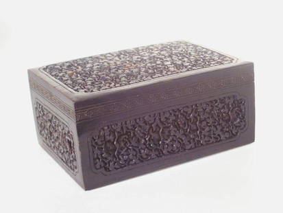 CHINESE FINELY CARVED TORTOISE SHELL BOX W/LID: 20th century, of rectangular shape, excellent light and dark coloration and pattern to the natural tortoise shell, the lid, side and end panels each having an exceptionally detailed pierce carved leaf