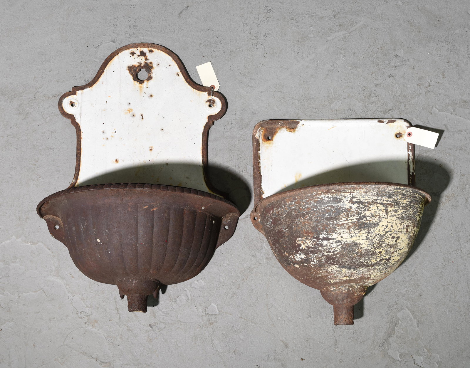 2 Cast Iron Wall Fountains / Planters #2 (1 of 4)