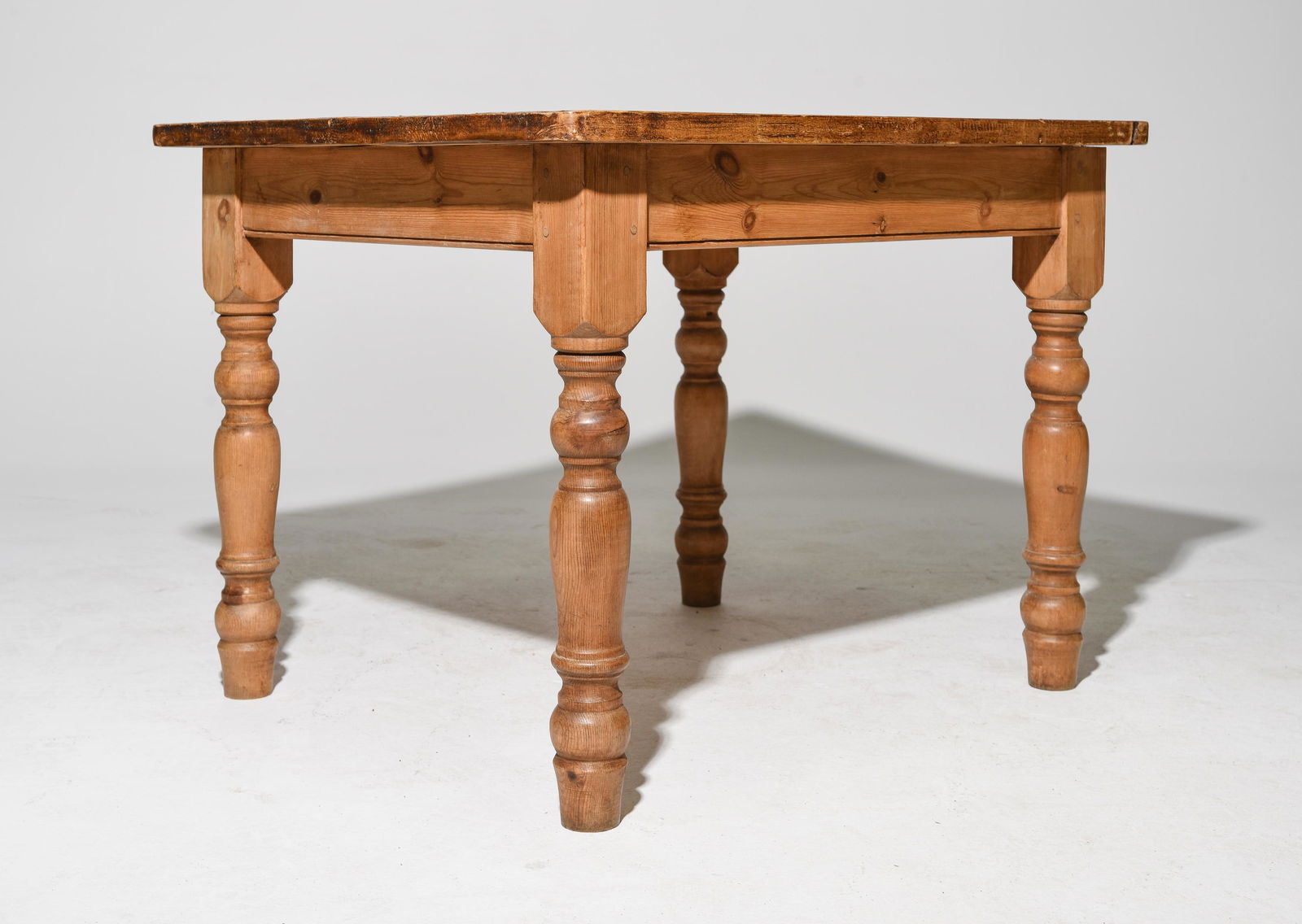 British Pine Turned Leg Table (1 of 4)