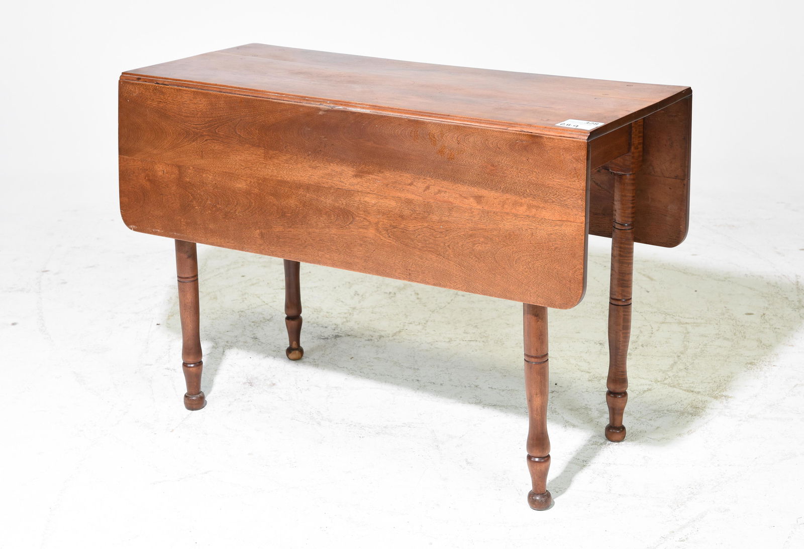 American Drop Leaf Table with Turned Legs (1 of 3)