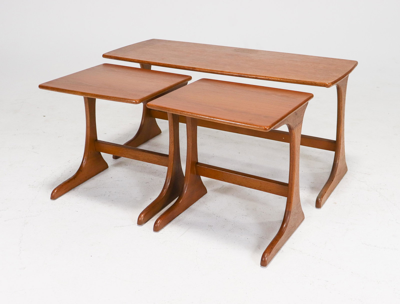 Mid Century Wide Nest of Tables / Coffee Table: Mid Century Modern Wide Nest of Tables / Coffee Table -19 in tall x 40 x 16