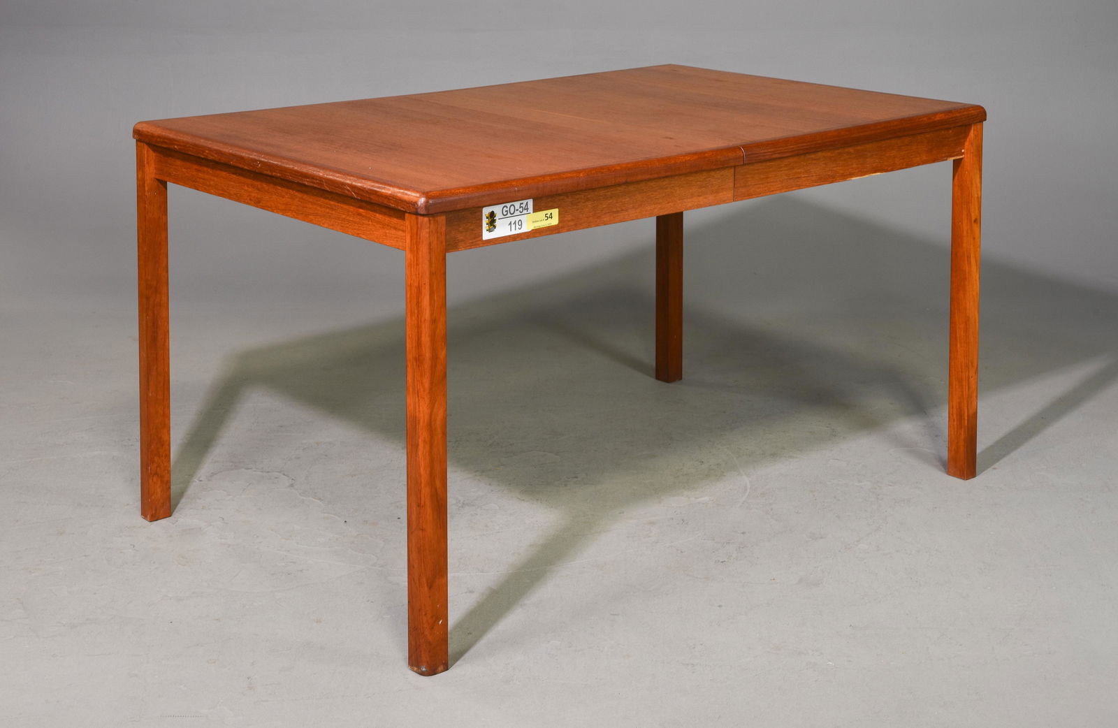 Mid Century Table with 2 Insertable Leaves (1 of 7)