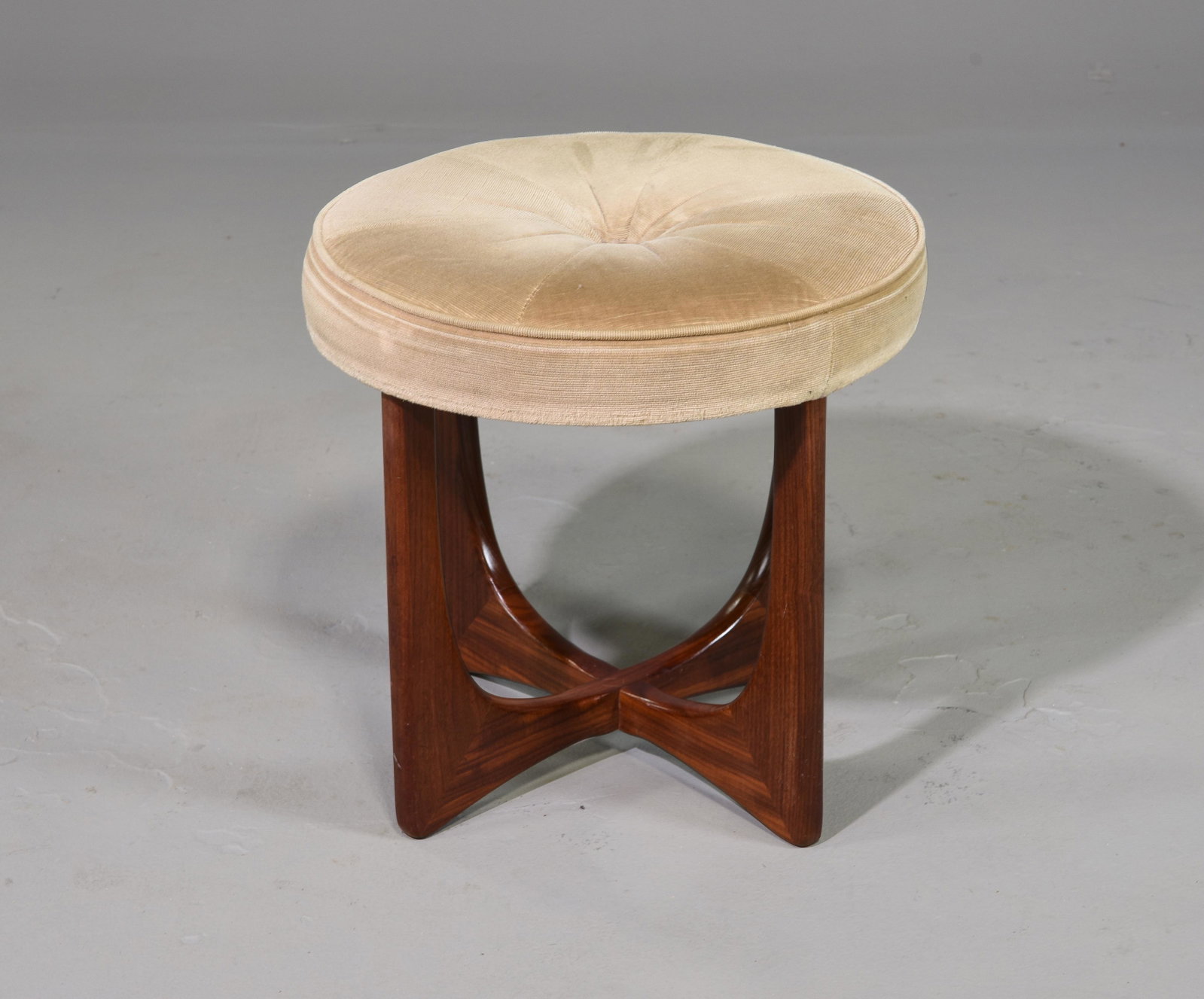 Mid Century Modern G-Plan Fresco Stool: This Danish Modern Style footstool is British and made by Mid Century Modern Furniture Maker G Plan ( Gplan ), Part of their Fresco Series. - 19 in tall x 19 inch diameter