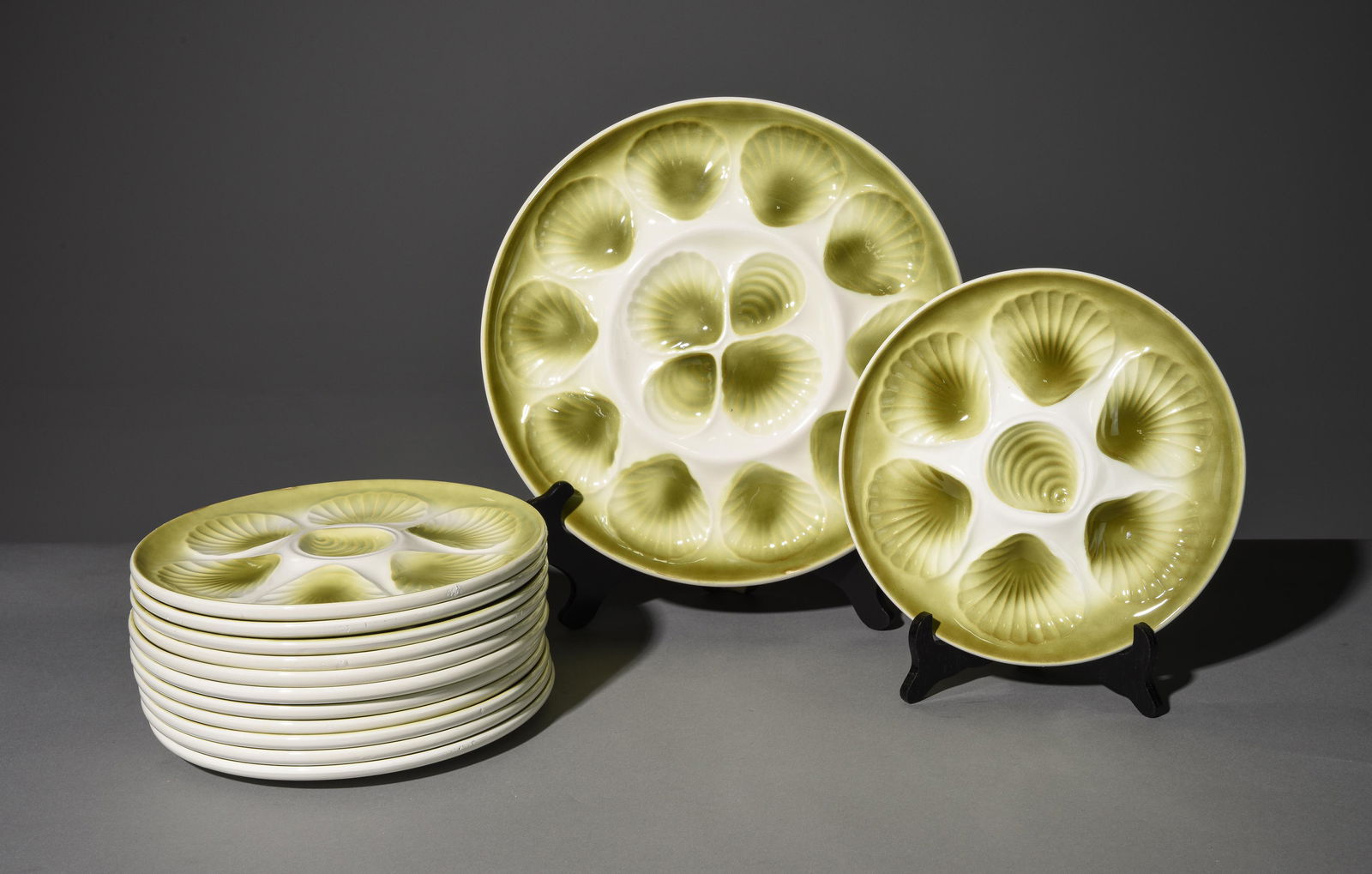13pc French Scallop Set - Platter & 12 Plates (1 of 3)